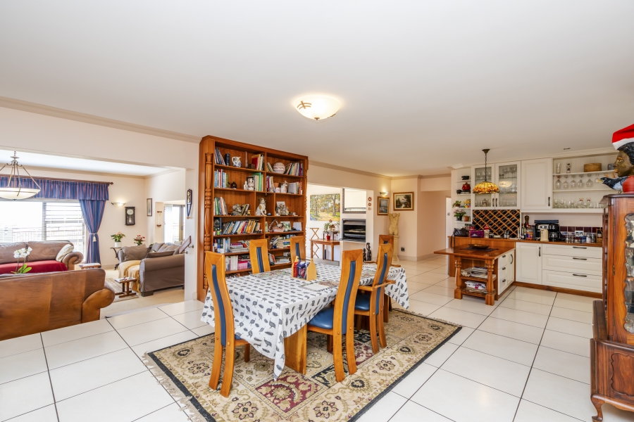 4 Bedroom Property for Sale in Myburgh Park Western Cape